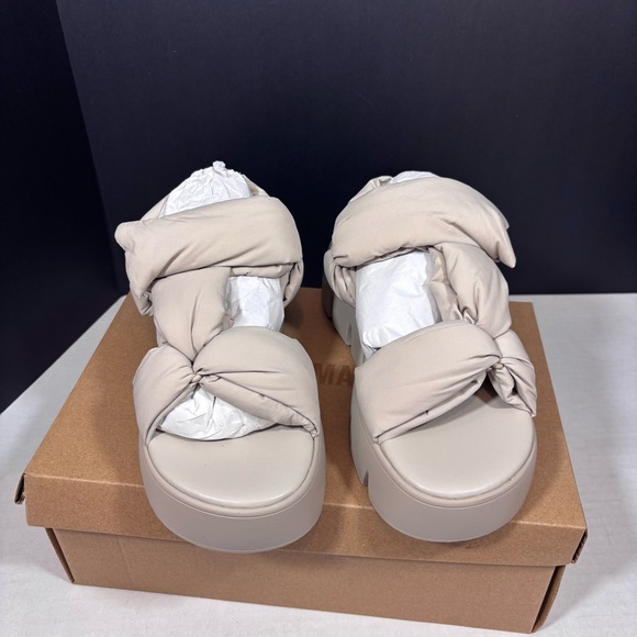 Steve Madden Xandra Sandal in Taupe NEW in box Size 8 - Picture 5 of 13